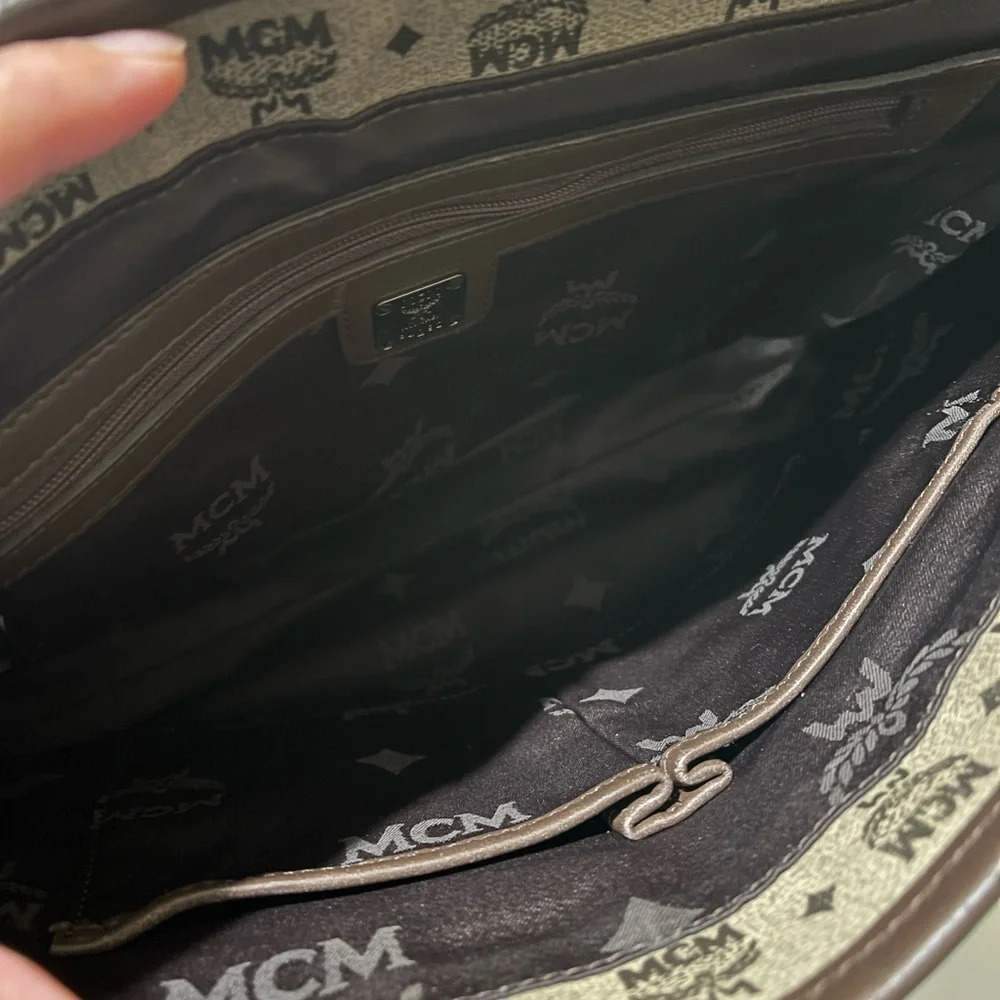 MCM MONOGRAM MESSENGER BAG - Picture 13 of 16